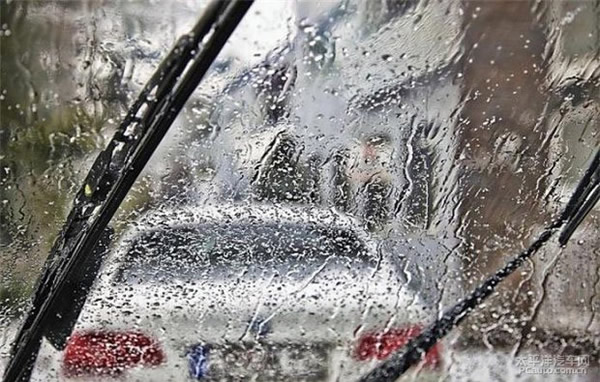 科目二、科目三遇到下雨天應(yīng)該怎樣做？考試順利會通過