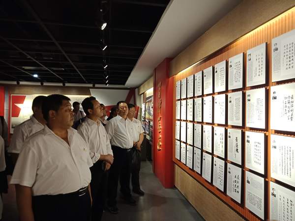 隴運(yùn)集團(tuán)公司黨委開展“不忘初心、牢記使命”紀(jì)念建黨98周年主題黨日活動(dòng)