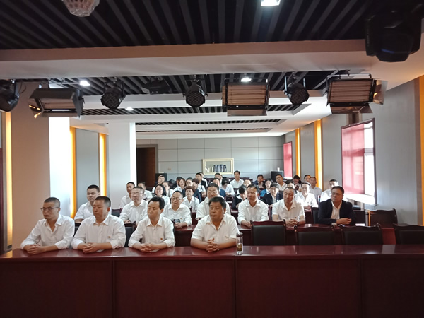 隴運(yùn)集團(tuán)公司黨委開展“不忘初心、牢記使命”紀(jì)念建黨98周年主題黨日活動(dòng)