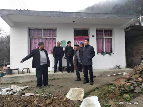隴運集團公司開展“解難題、辦實事、送溫暖”主題黨日活動